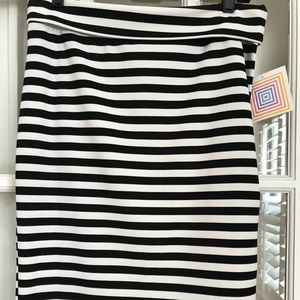 LuLaRoe Cassie Pencil Skirt - Large